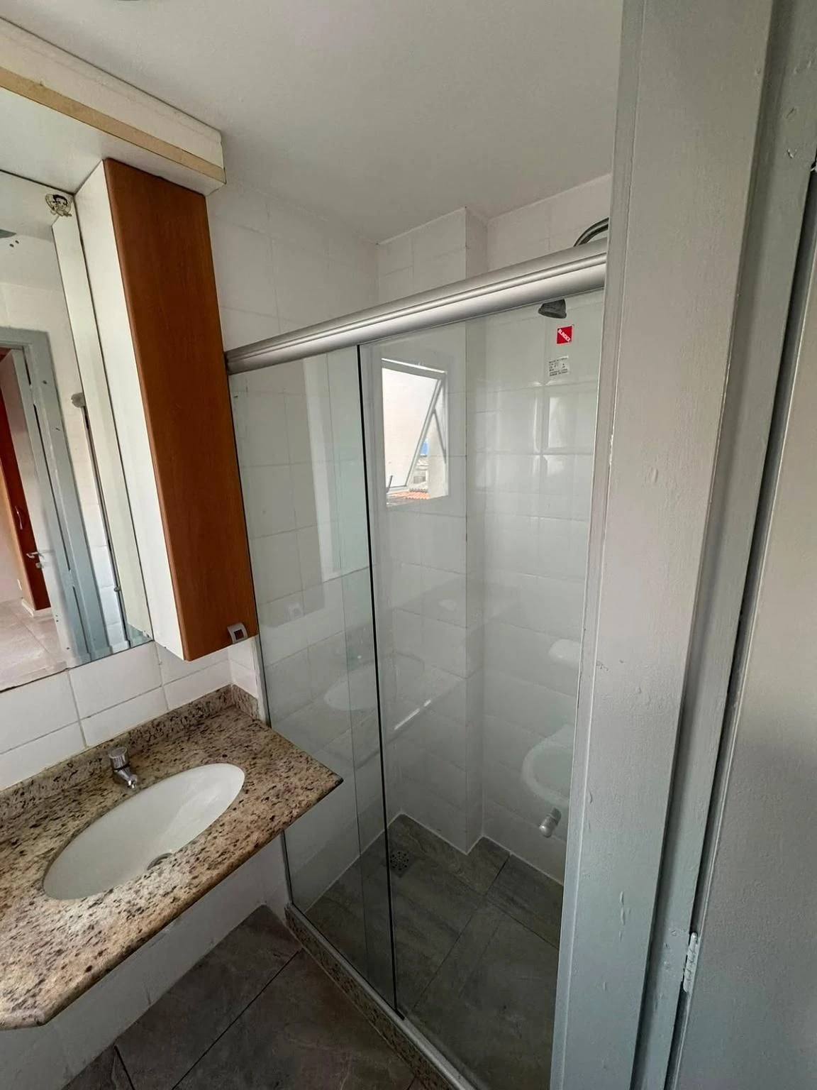 Apartment with 3 bedrooms and 4 bathrooms, balcony sink — photo 24