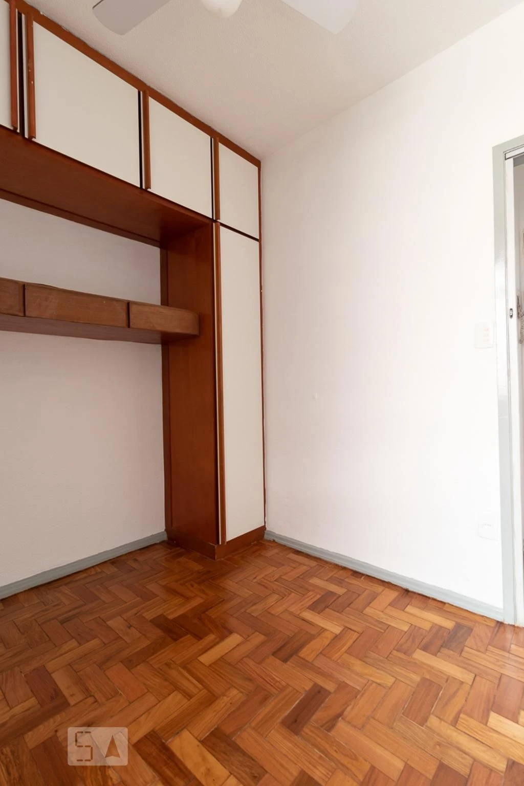 1 quarto e piso de madeira ou laminado: apartamento de 60 m² — photo 17
