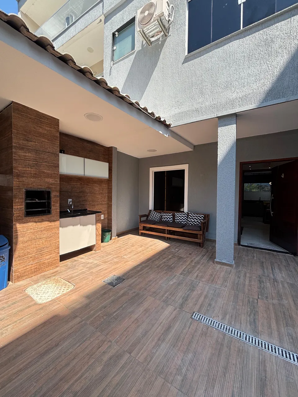 Furnished house with 4 bedrooms and a kitchen-dining area — photo 7