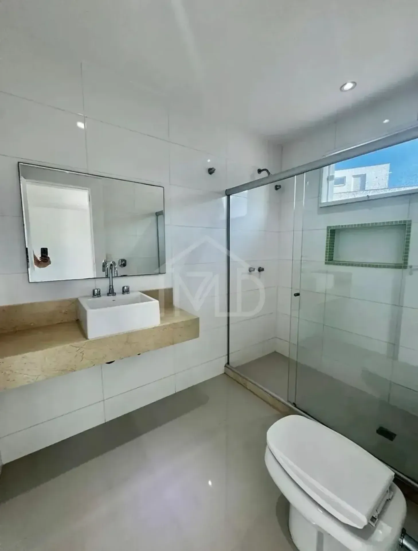 House with 5 bedrooms and floor-to-ceiling windows — photo 22