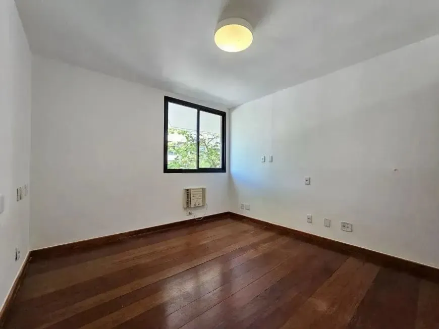 Washing machine in a 3-bedroom apartment, 209 m² — photo 19