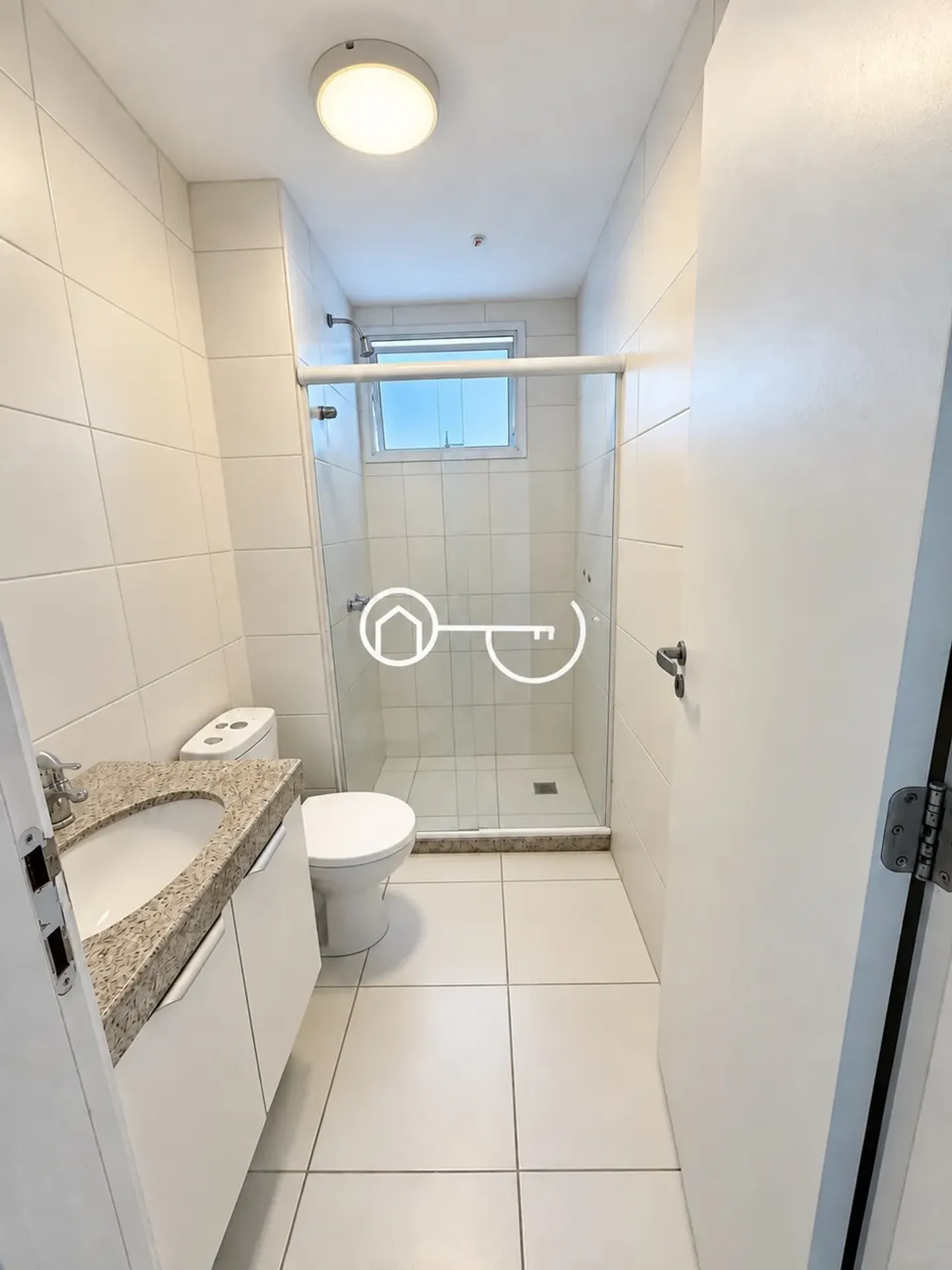 Furnished apartment, 79 m², with floor-to-ceiling windows — photo 10