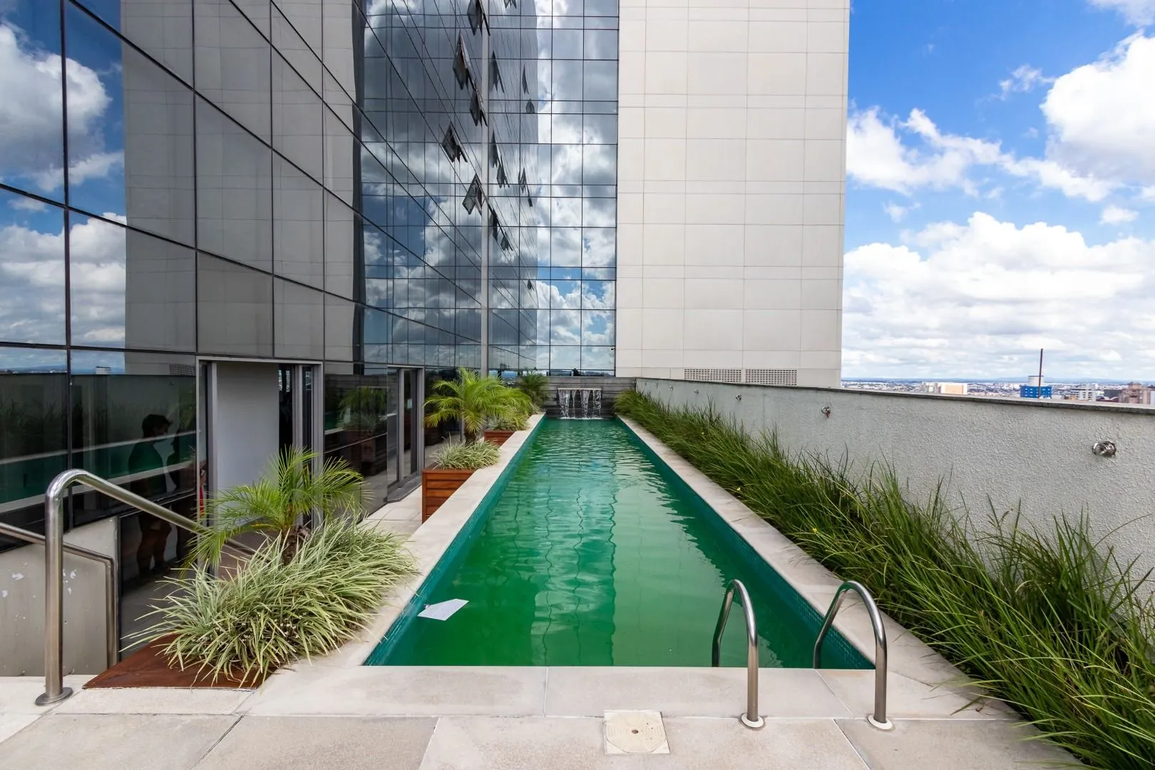 78 m² apartment with floor-to-ceiling windows and a bathtub — photo 55