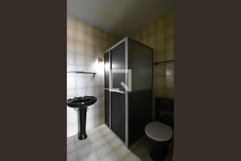 6-bedroom house with a washing machine in Curitiba — photo 35