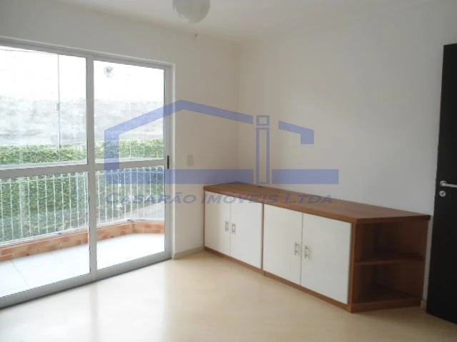 Balcony with a grill in a 3-bedroom apartment, 160 m² — photo 18