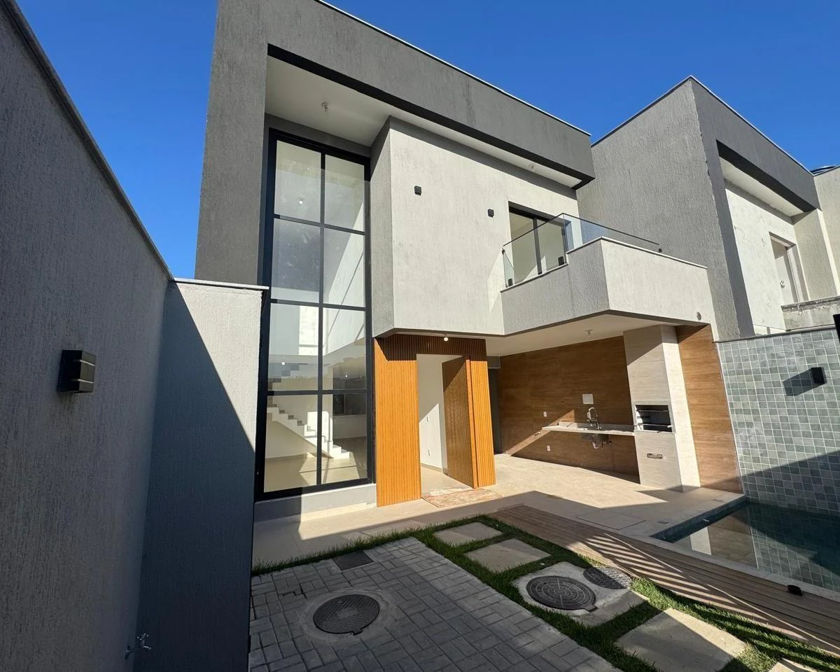 House, 240 m², with a glass-enclosed balcony — photo 9