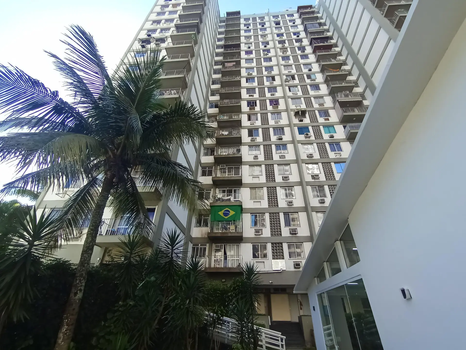 Furnished apartment with 2 bedrooms and a gas stove — photo 18