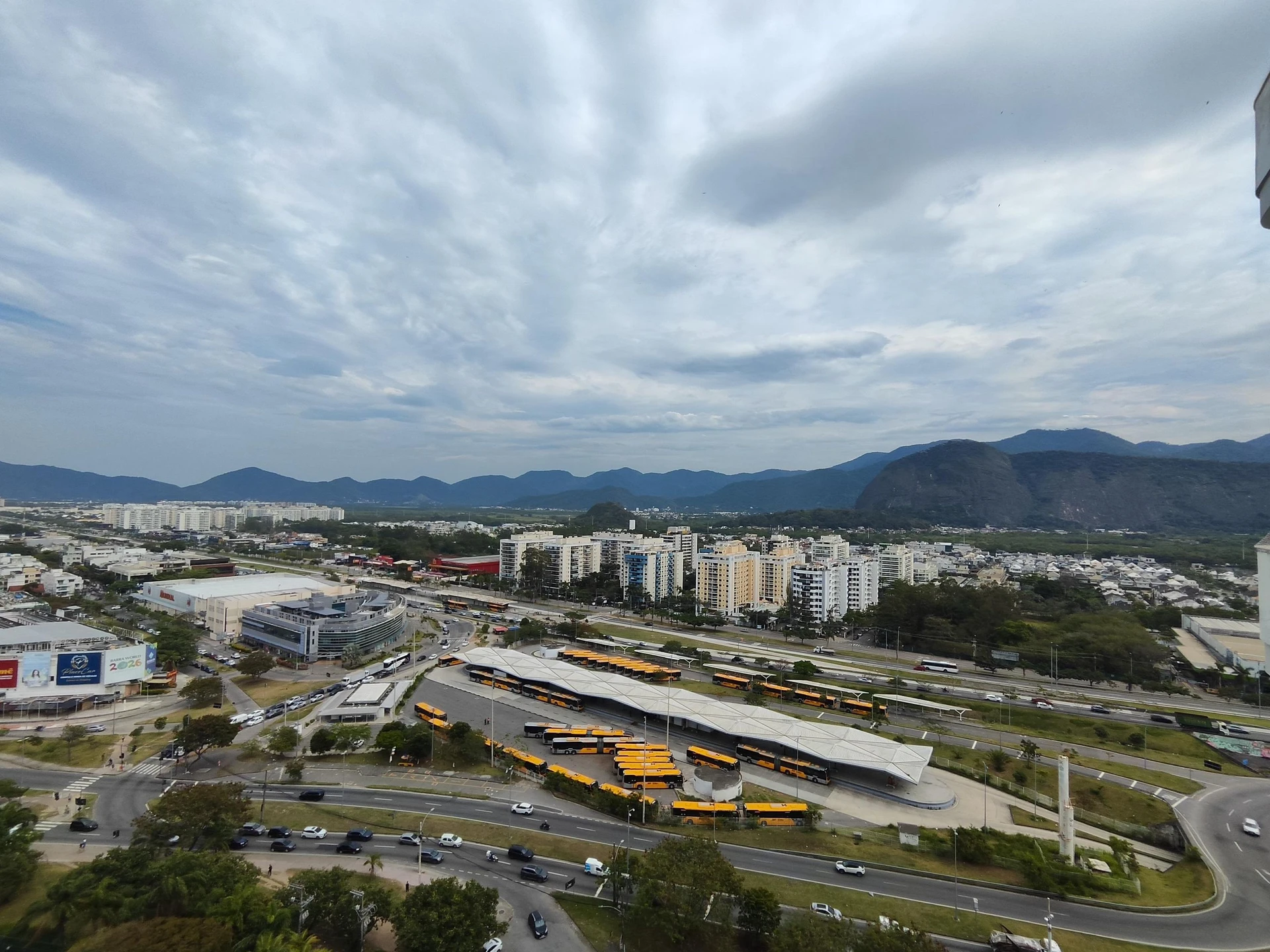 Apartamento mobiliado com 2 quartos em suíte e varanda — photo 32