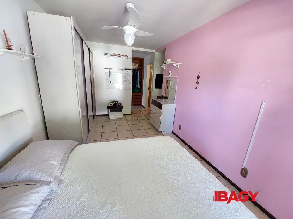 Casa amueblada con 4 dormitorios y 950 m² — photo 3