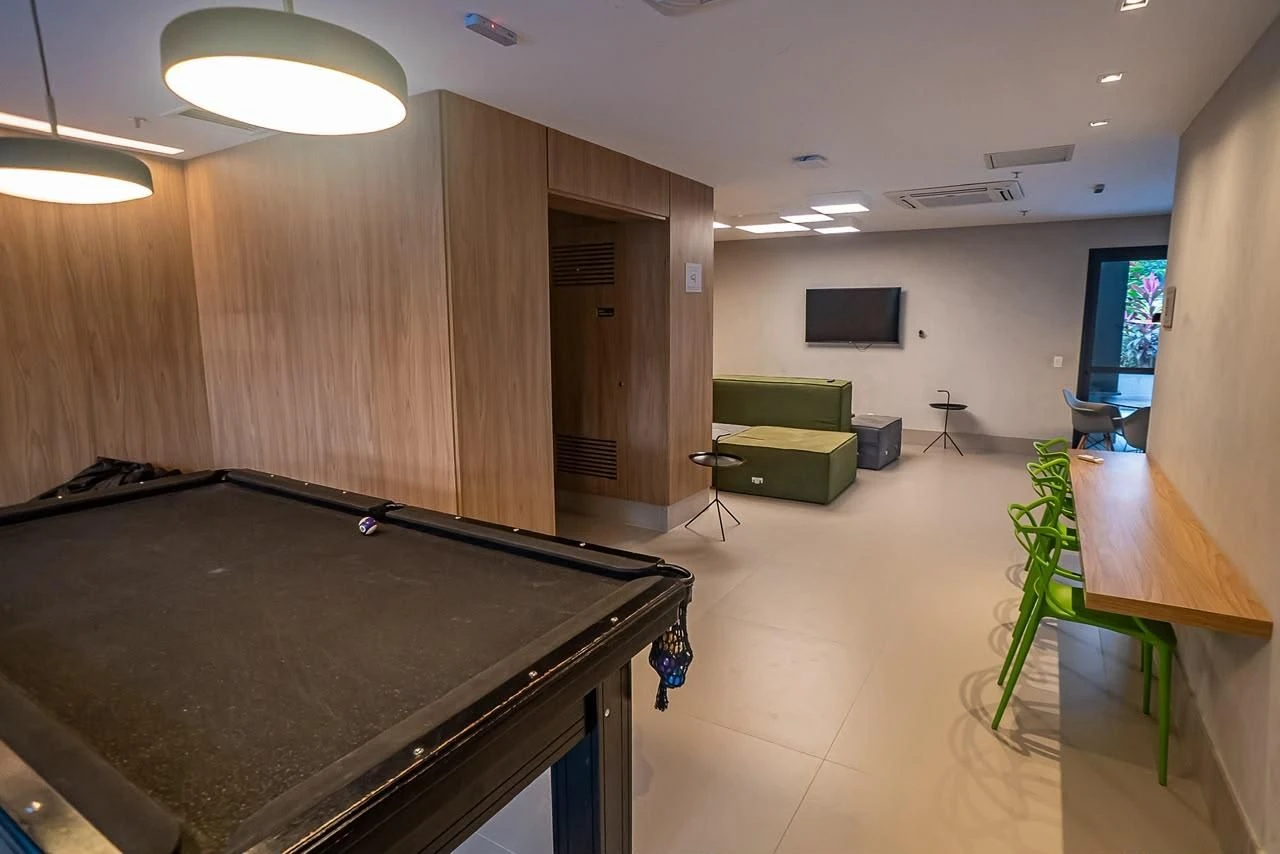 2-bedroom apartment with floor-to-ceiling windows — photo 32