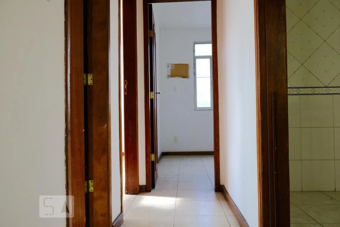 Apartamento sem mobília com cozinha separada e lavanderia — photo 37