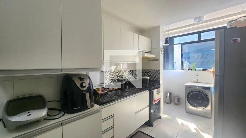 Home office in a 4-bedroom apartment, 220 m² — photo 11