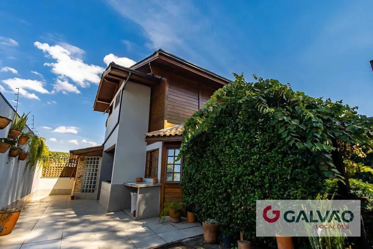 Casa sin amueblar con 3 dormitorios, cocina cerrada y balcón — photo 56