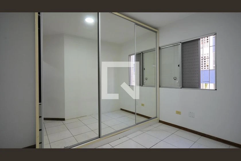 Apartamento para locação com 3 quartos e varanda