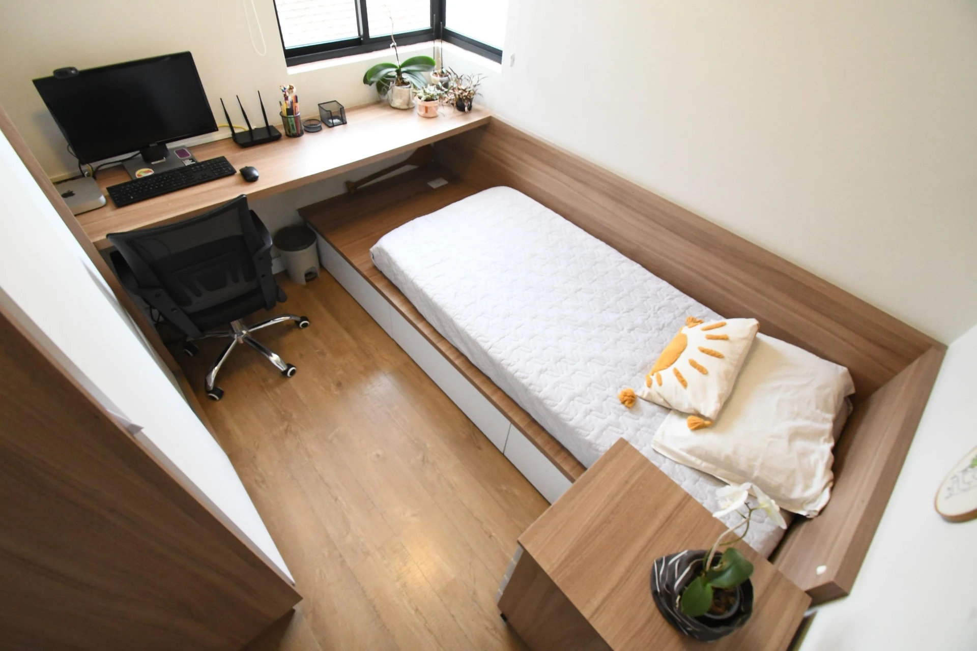 3-bedroom apartment in a building with a gym — photo 14
