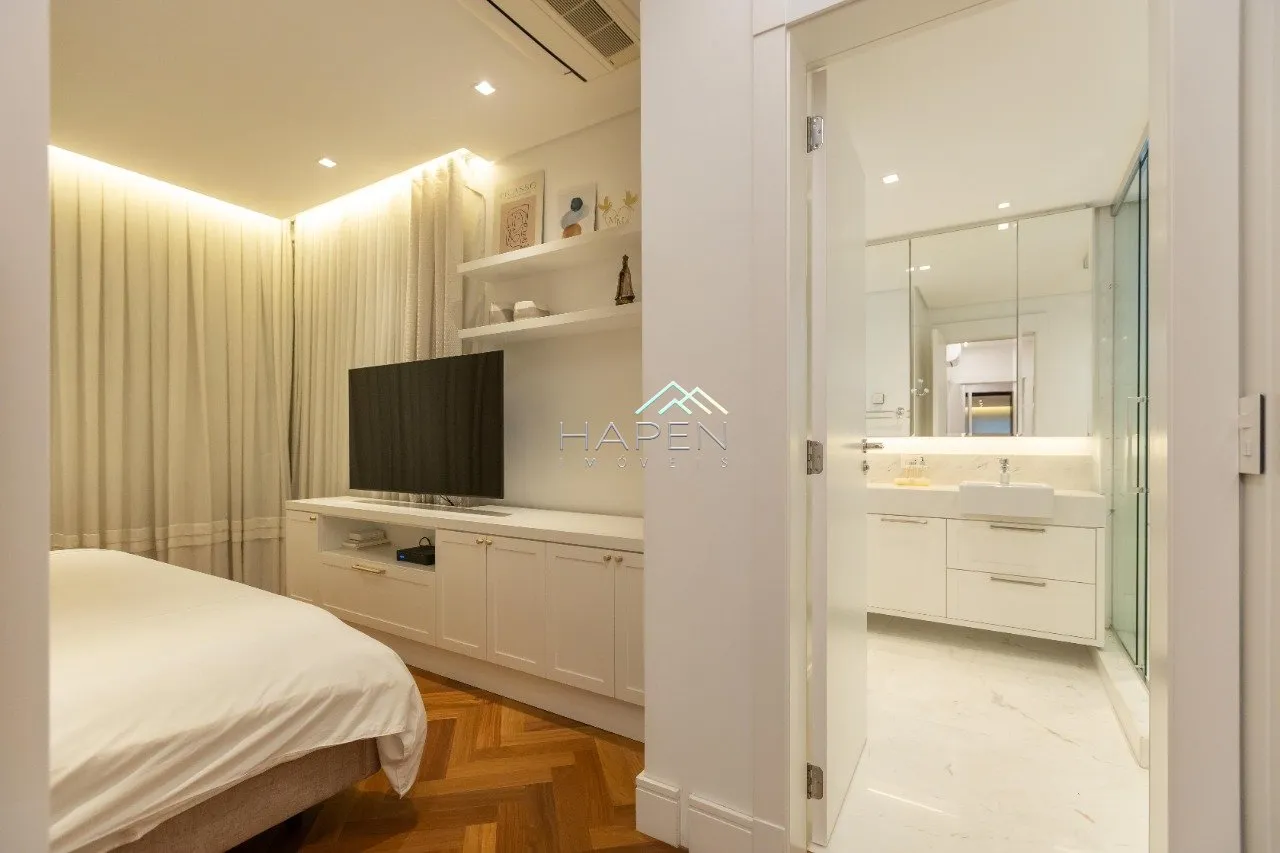 Квартира 215 м² с 3 спальнями-сюитами и 5 ванными — photo 31
