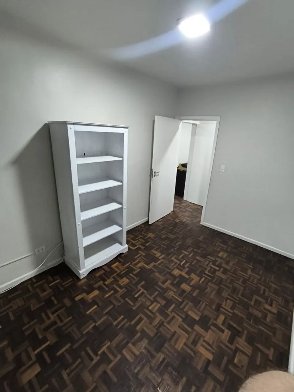 Furnished apartment, 64 m², with wood or laminate floors — photo 3