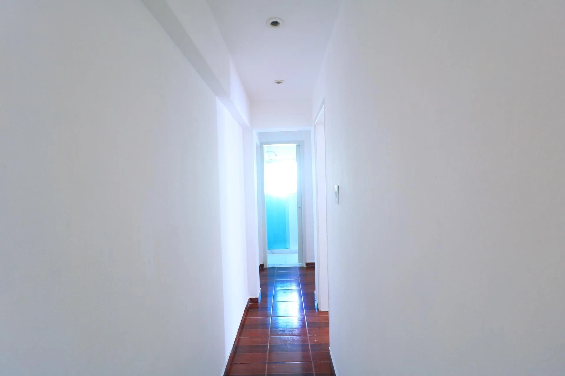 Apartamento sin amueblar de 2 dormitorios con balcón — photo 31
