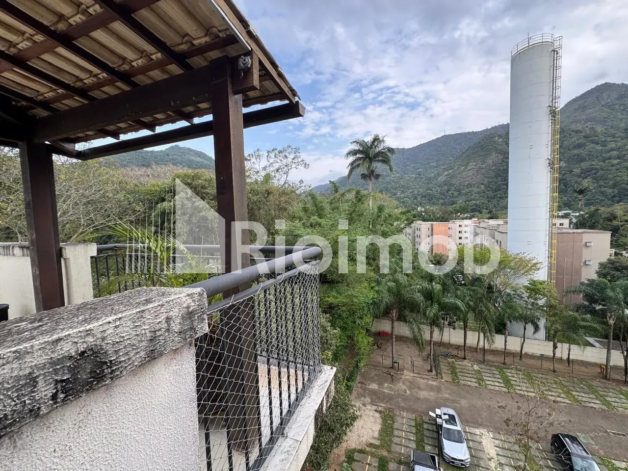 4-bedroom apartment with a mountain view in Rio de Janeiro — photo 16