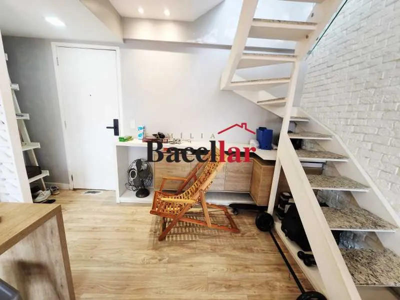 2-bedroom apartment with a home office — photo 24