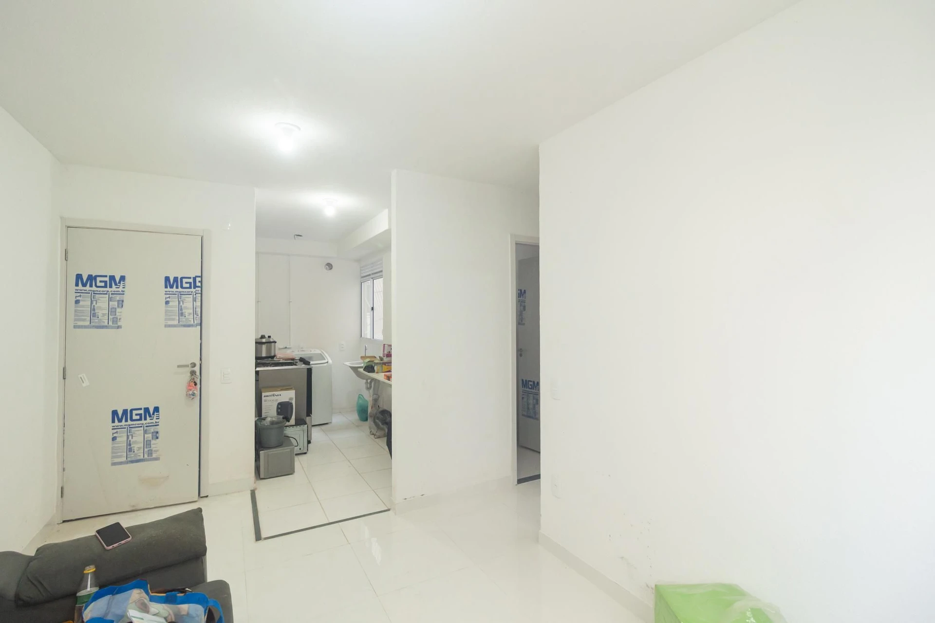 Apartamento com 2 quartos e sala bem definida