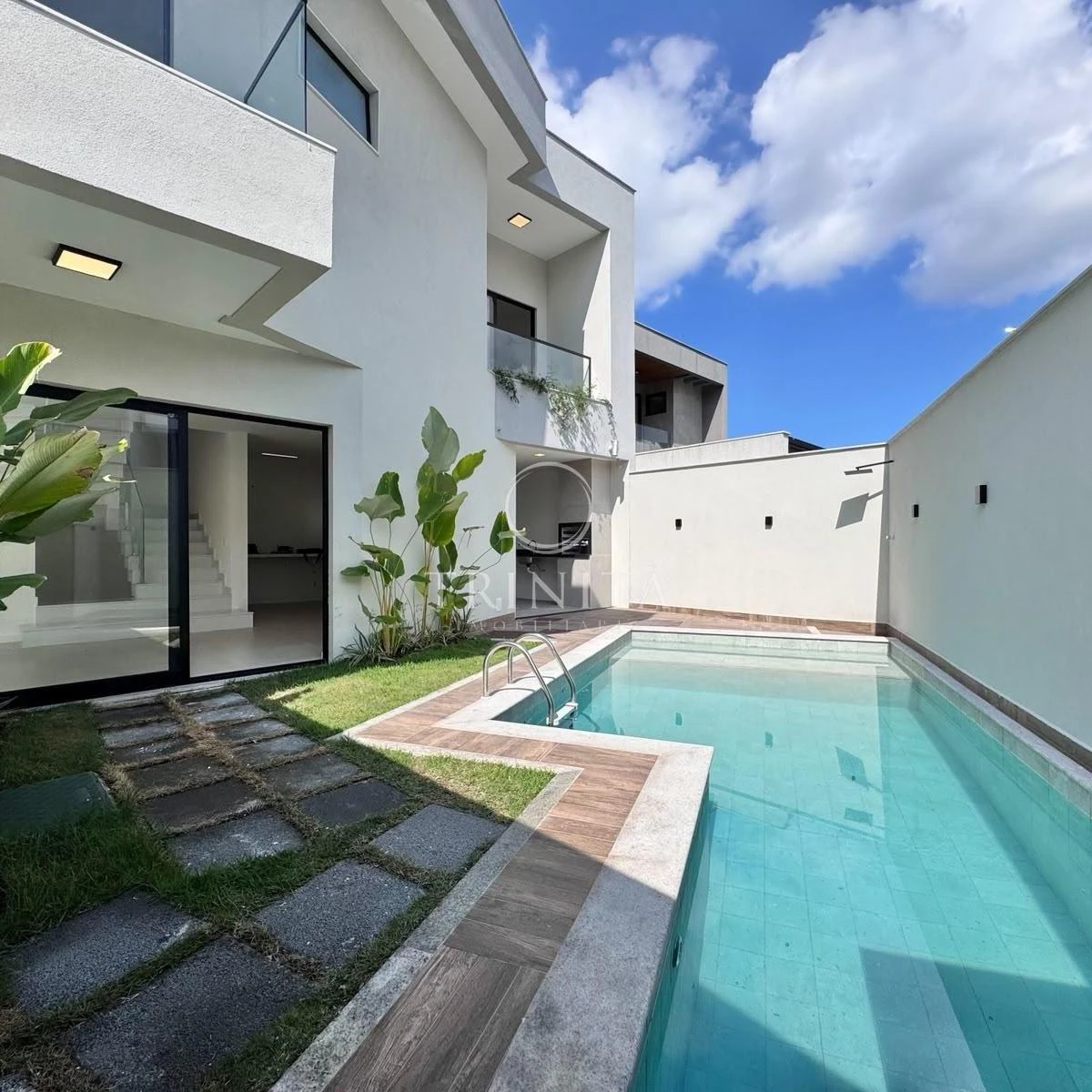 House, 210 m², with a grill on the balcony — photo 2