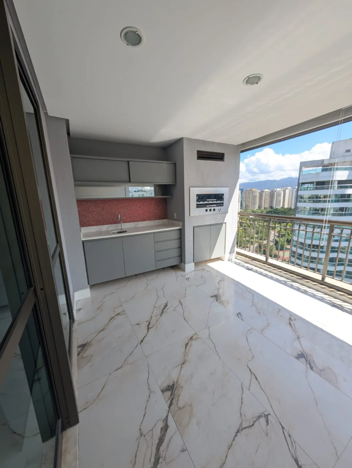 Apartment, 370 m², with a grill on the balcony — photo 20