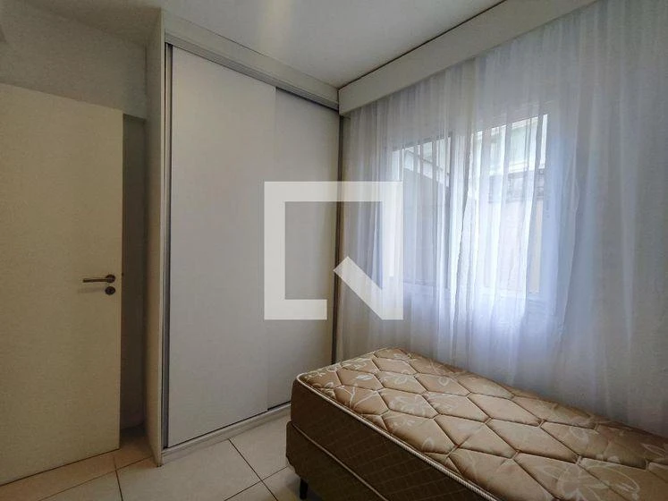 2-bedroom apartment in a building with a gym — photo 4