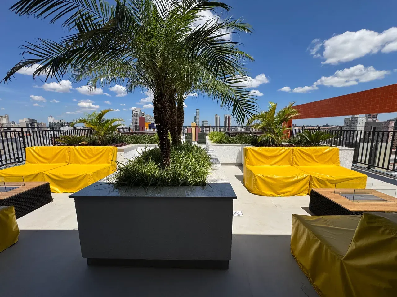 Furnished 1-bedroom apartment with a balcony — photo 30