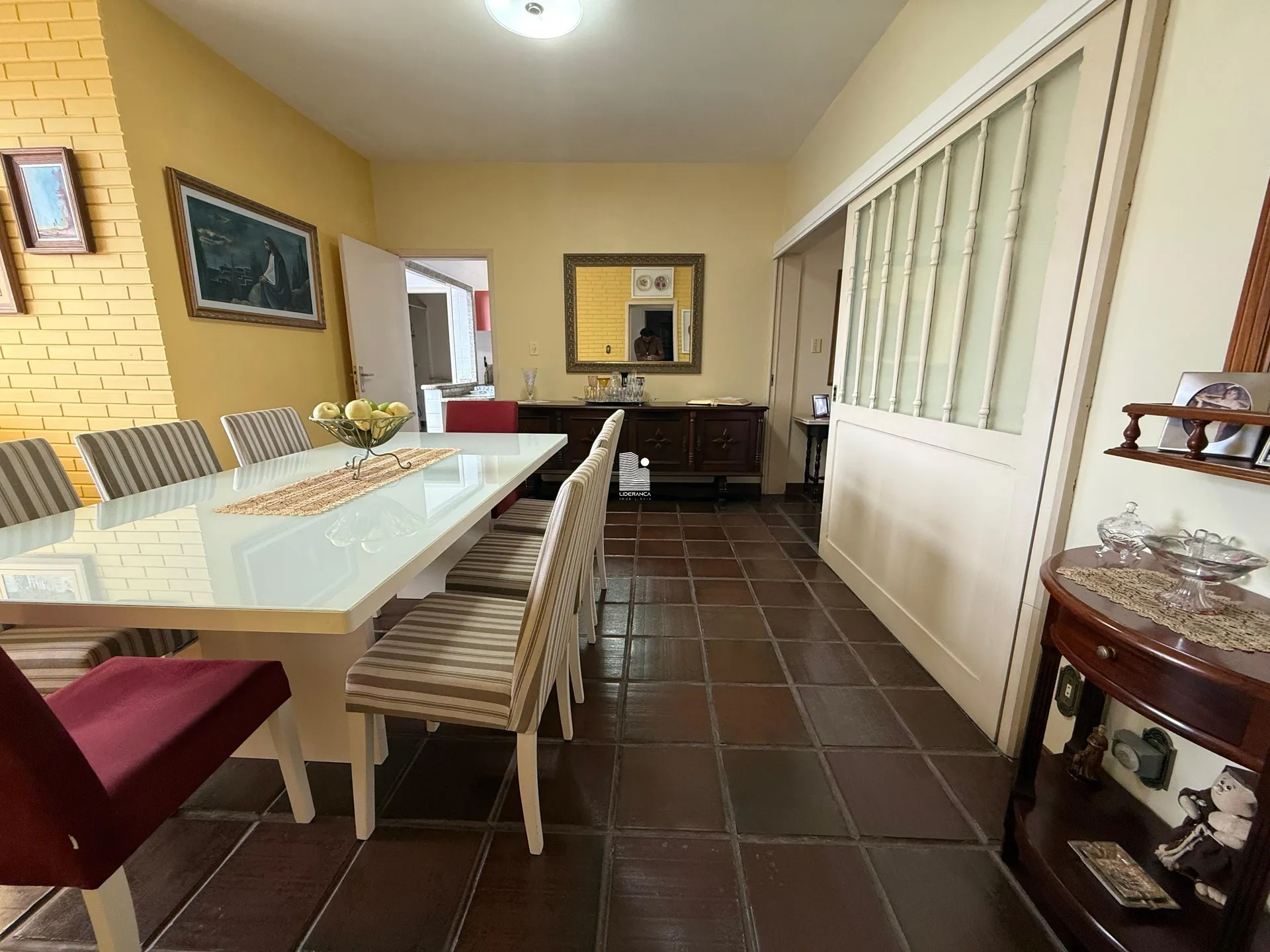 Casa mobiliada com 6 quartos e 8 vagas no 1º andar — photo 42