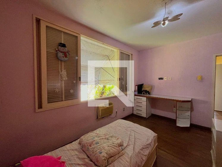 Furnished house, 350 m², with a glass-enclosed balcony — photo 17