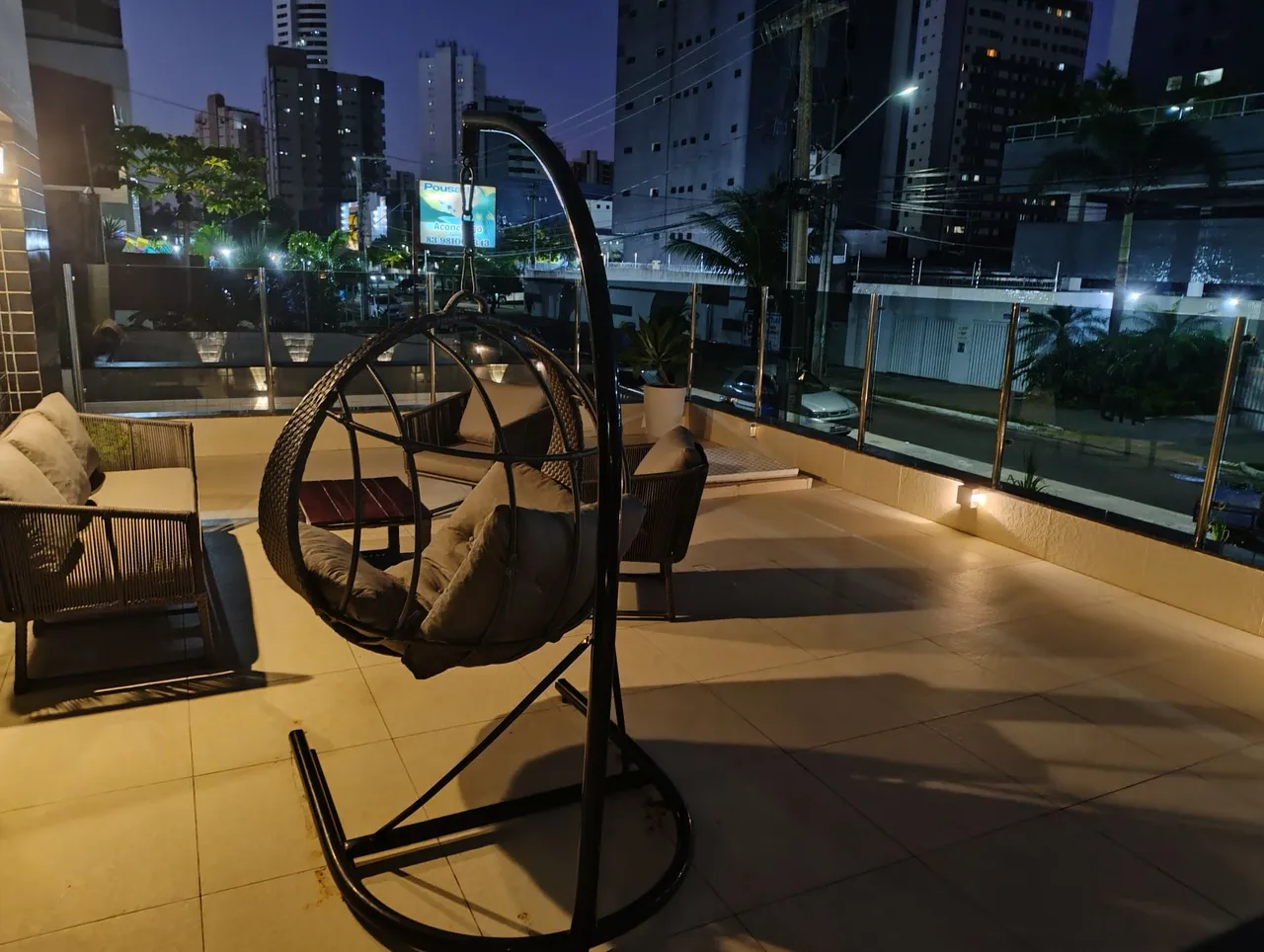 Apartamento mobiliado com 3 quartos e 2 banheiros