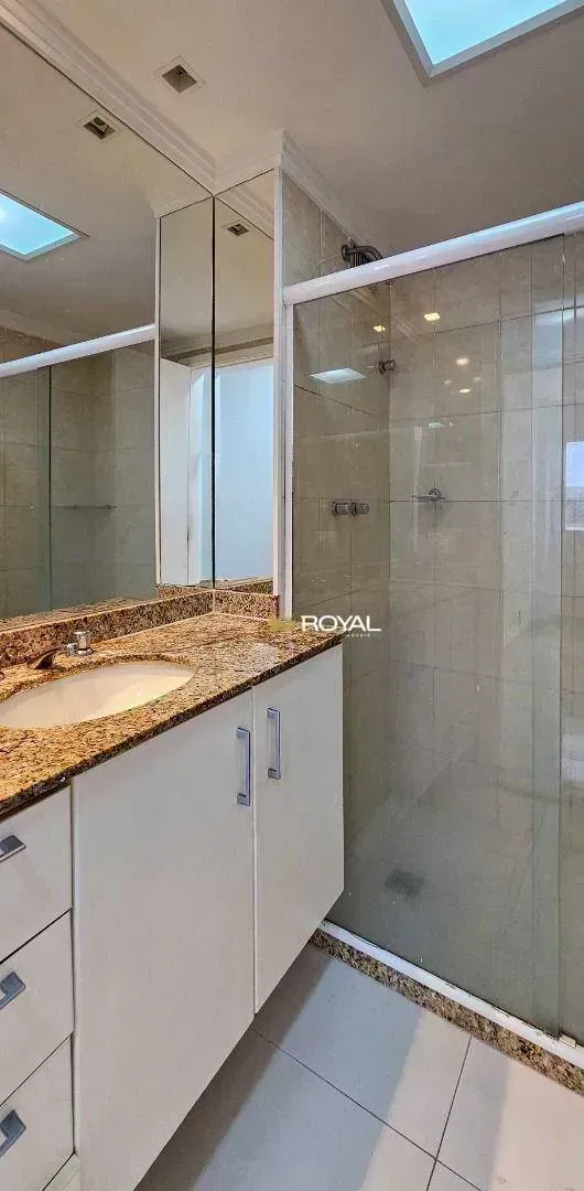 2-bedroom apartment with a glass-enclosed balcony — photo 16