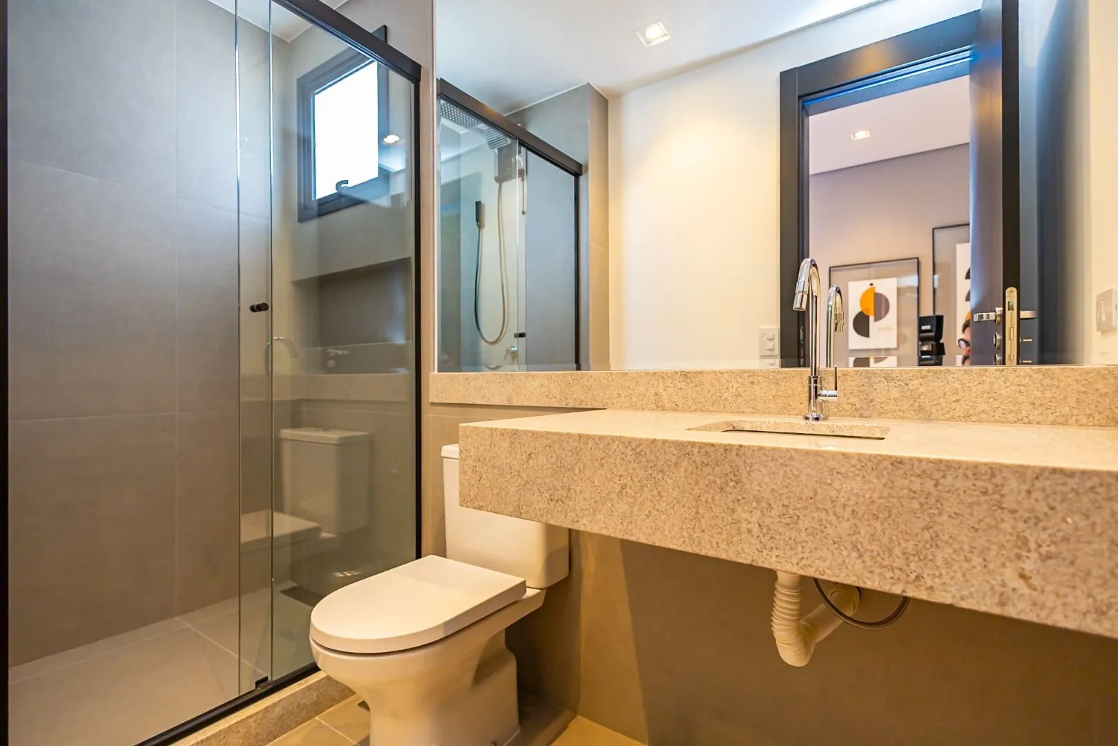 Furnished apartment, 78 m², with a glass-enclosed balcony — photo 94