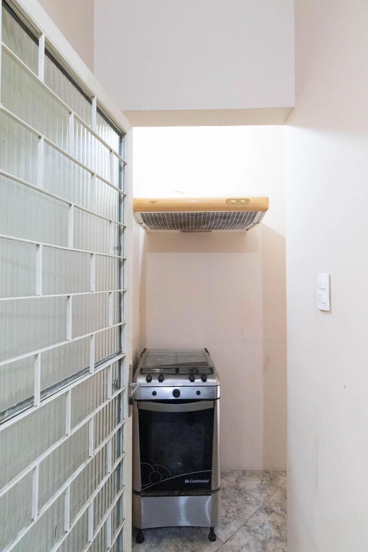 One-bedroom house with a garden — photo 5