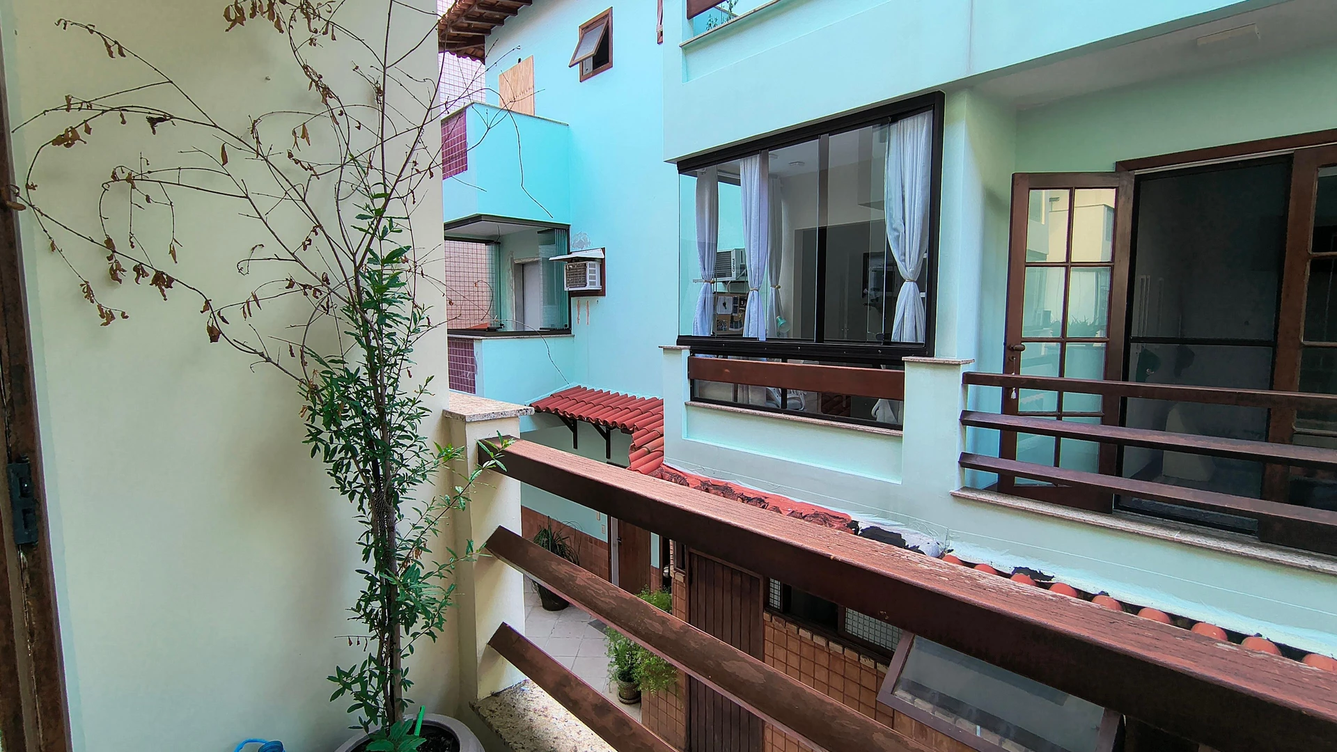 Condo house with balcony and 3 en-suite bedrooms — photo 36