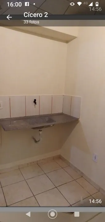 Unfurnished 2-bedroom apartment with a compact kitchenette — photo 10