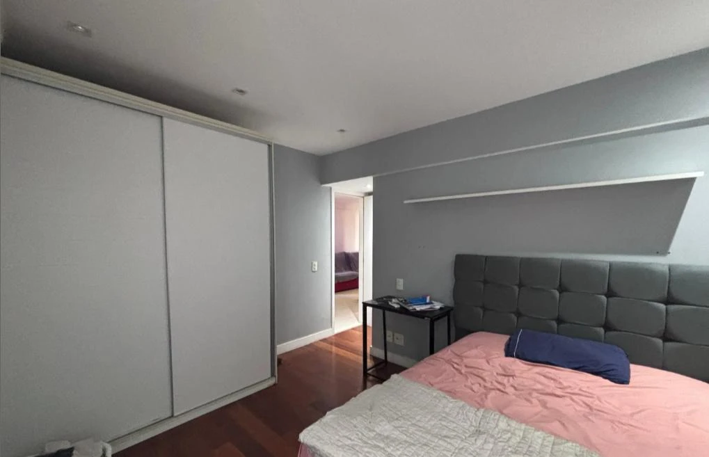 206 m² apartment with a washing machine and a home office — photo 25