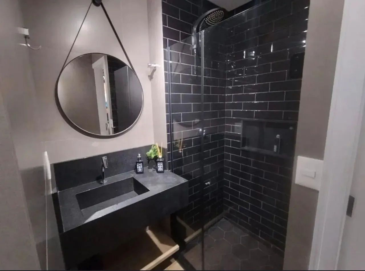 Estudio amueblado con estilo industrial y cocina abierta — photo 21