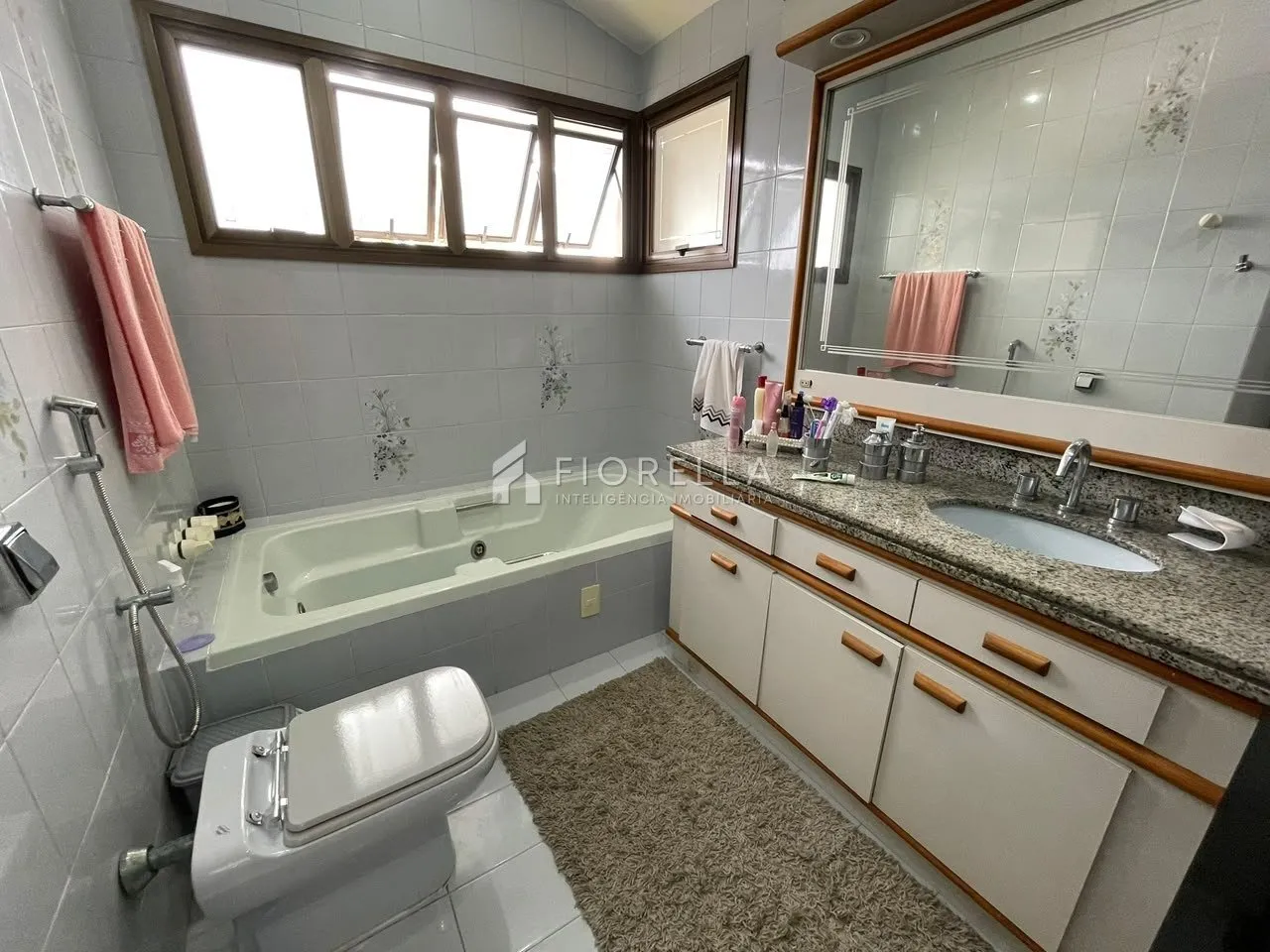 Furnished house, 376 m², with a water view — photo 53