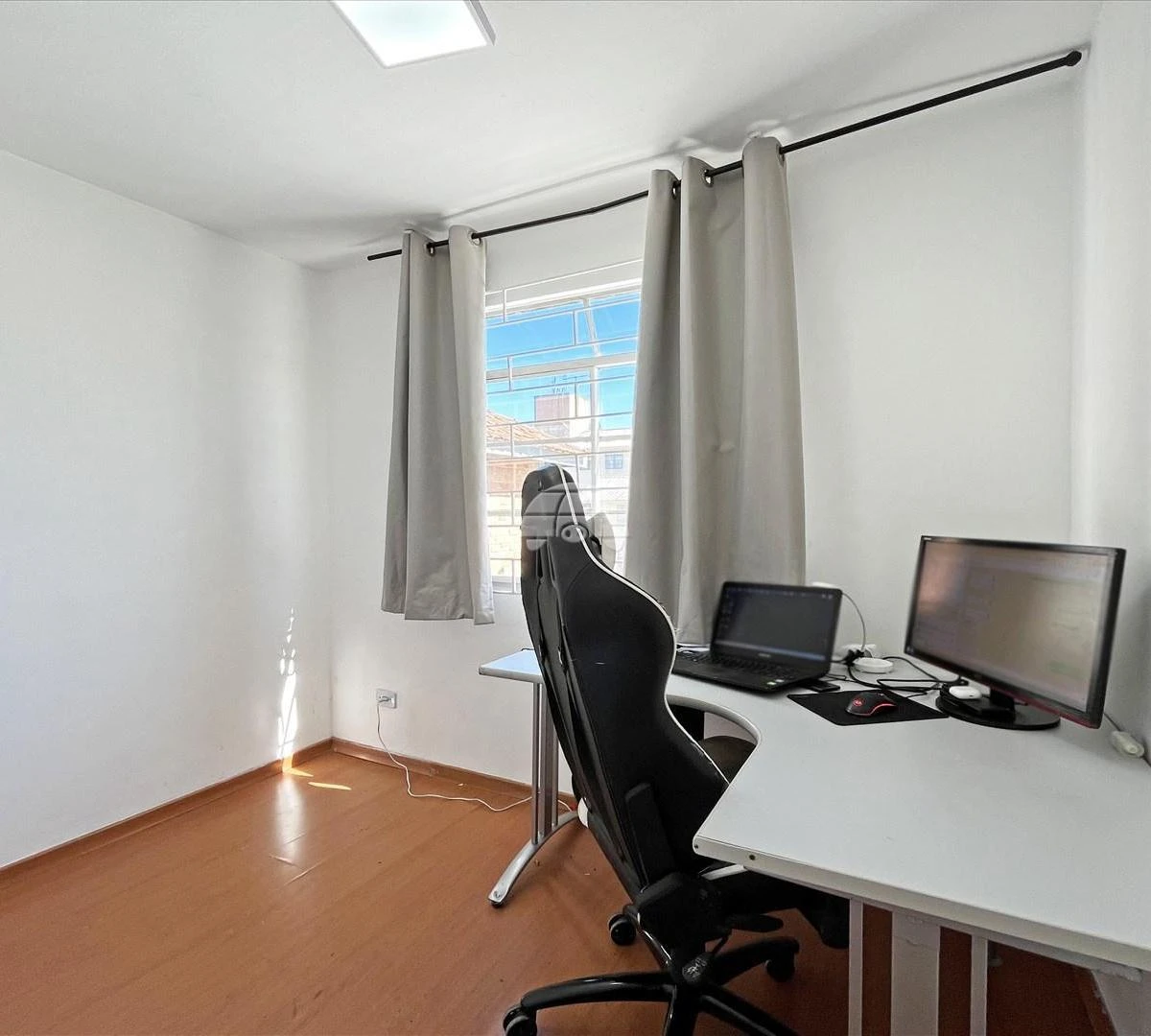 Apartamento amueblado con 2 dormitorios y cocina abierta — photo 4