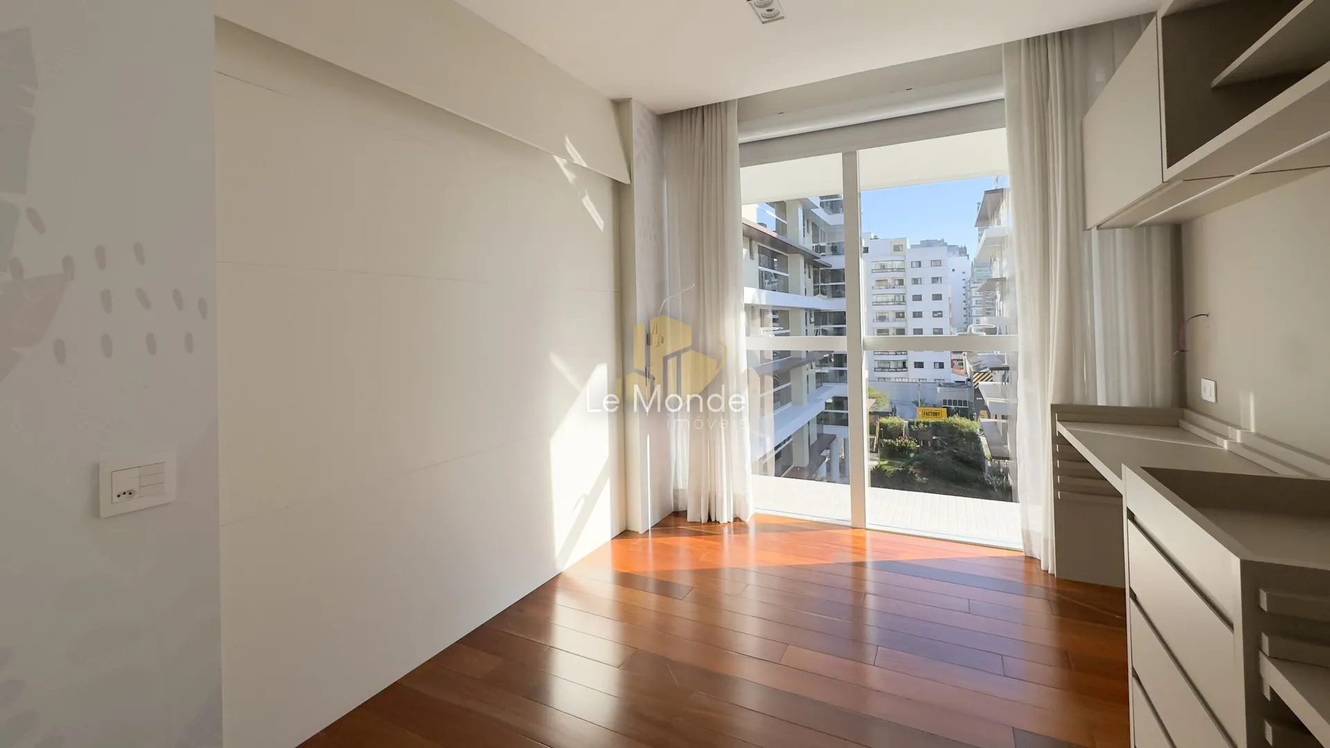 Duplex apartment with 3 bedrooms and 156 m² — photo 42