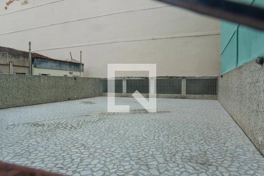 Furnished apartment with 4 bedrooms and 200 m² — photo 23