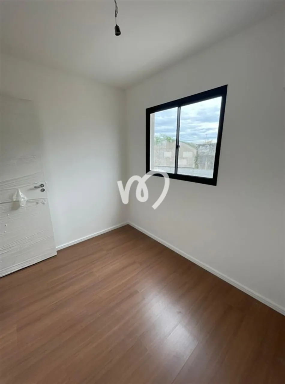 2-bedroom apartment with a modern bathroom — photo 12