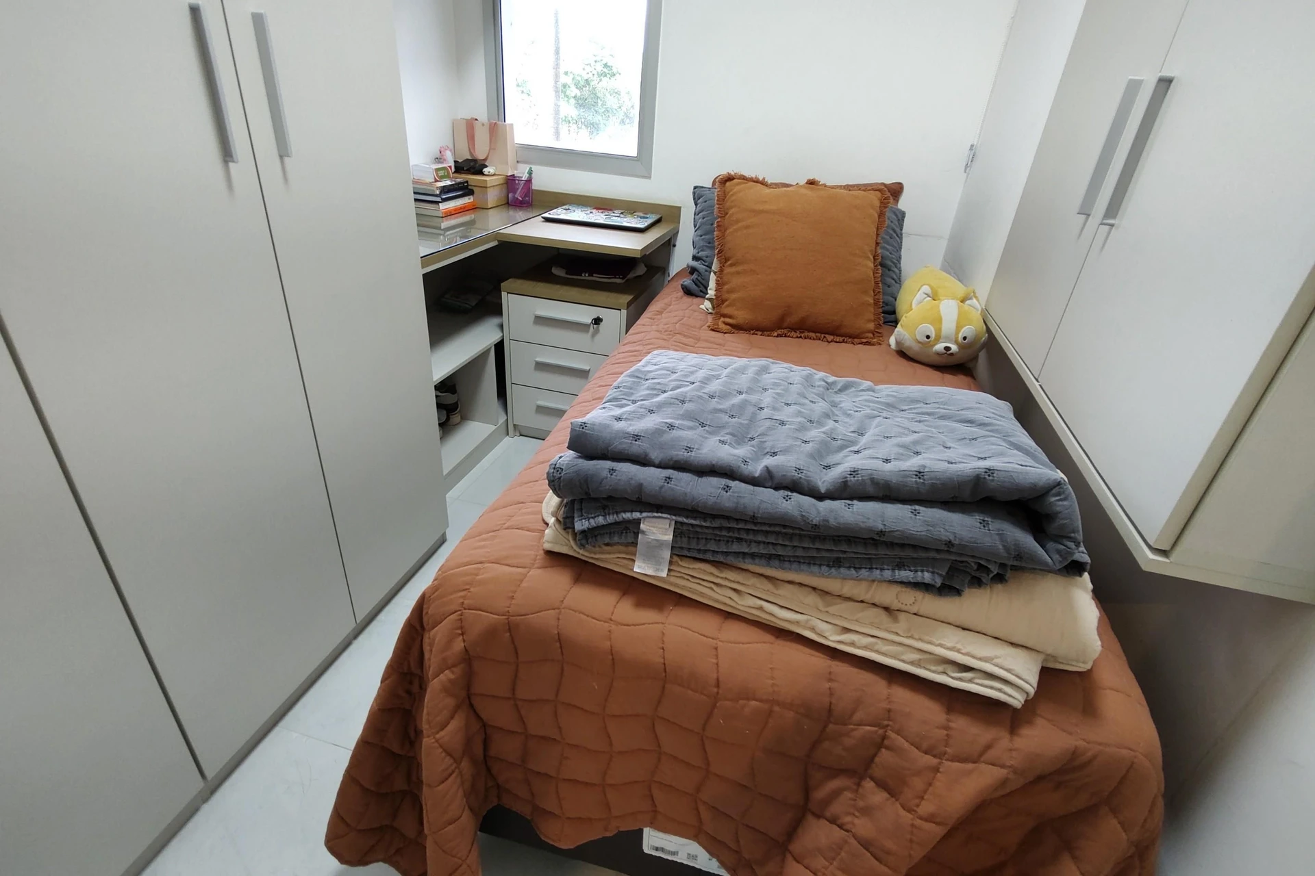 3-bedroom apartment with a walk-in closet — photo 90