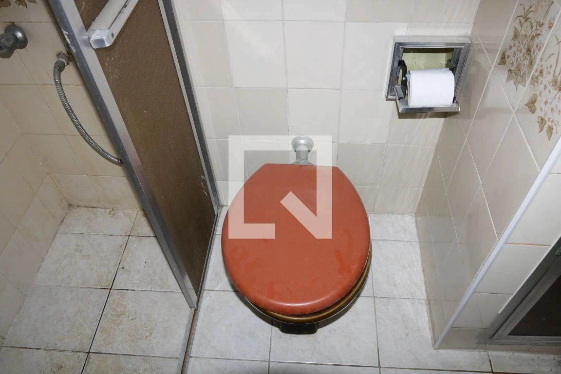 Apartamento com 2 quartos e cozinha fechada com fogão a gás — photo 16