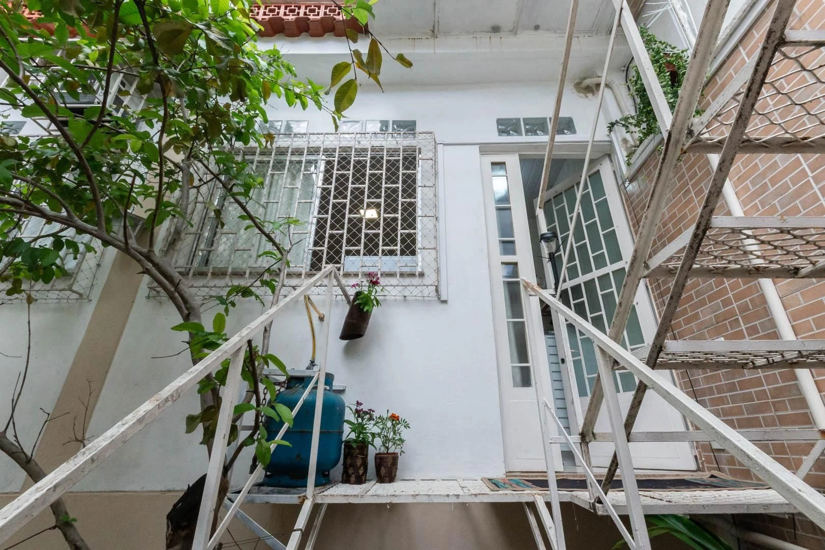 Студия 22 м² с рабочим местом и стиральной машиной — photo 17