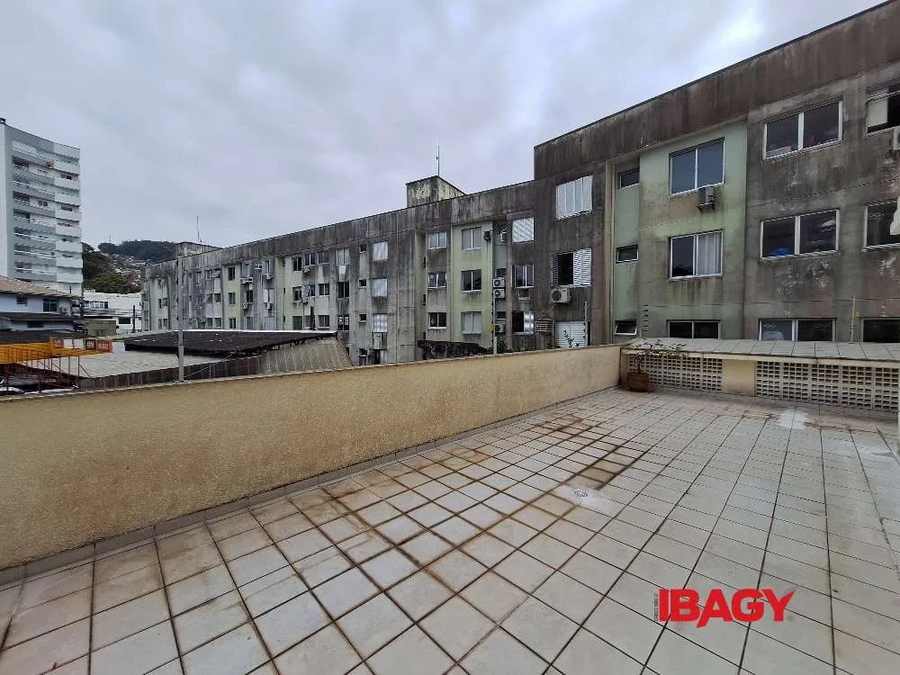 Furnished apartment, 49 m², with a grill on the balcony — photo 9