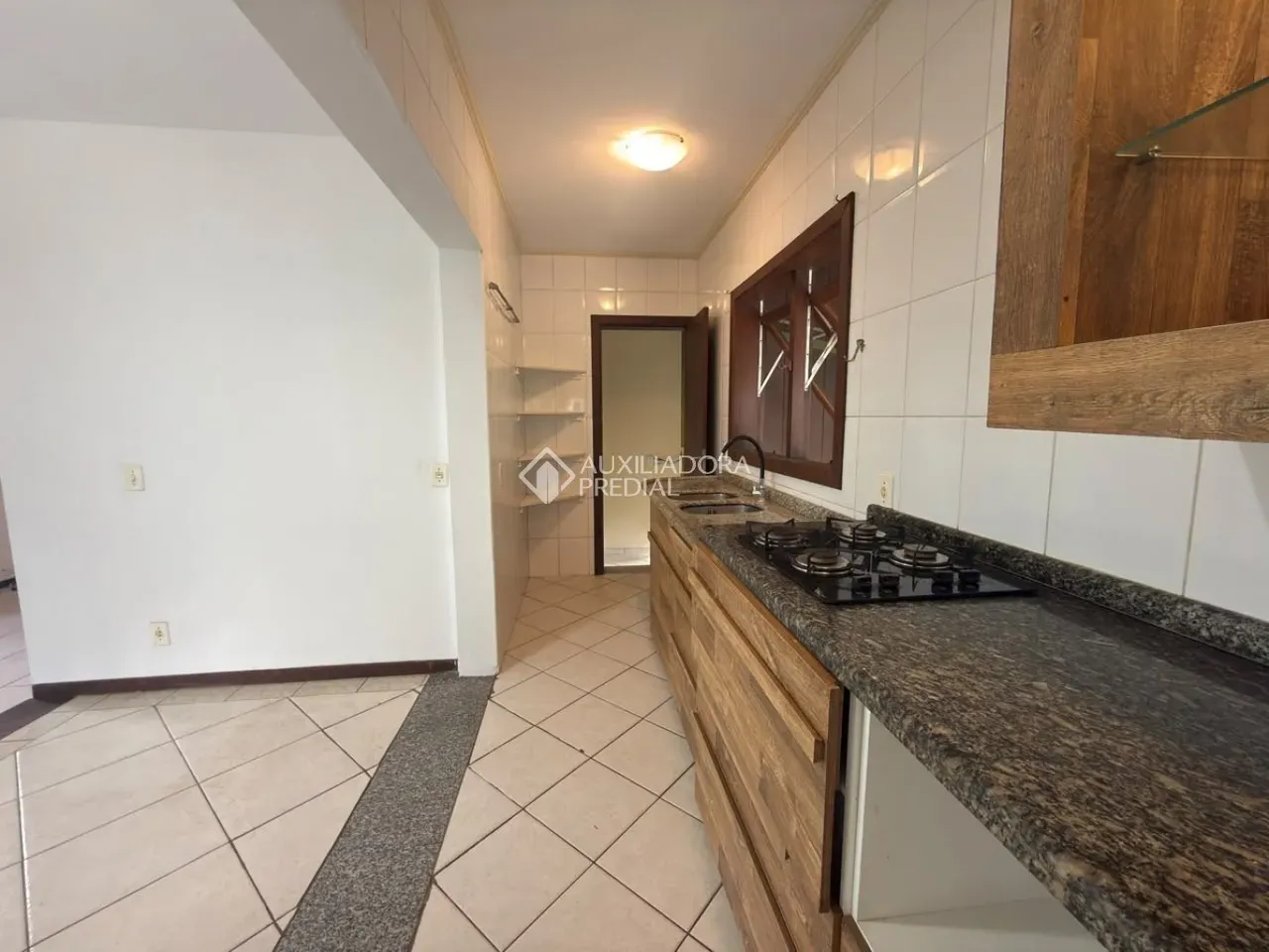 House, 280 m², with a grill on the balcony — photo 2