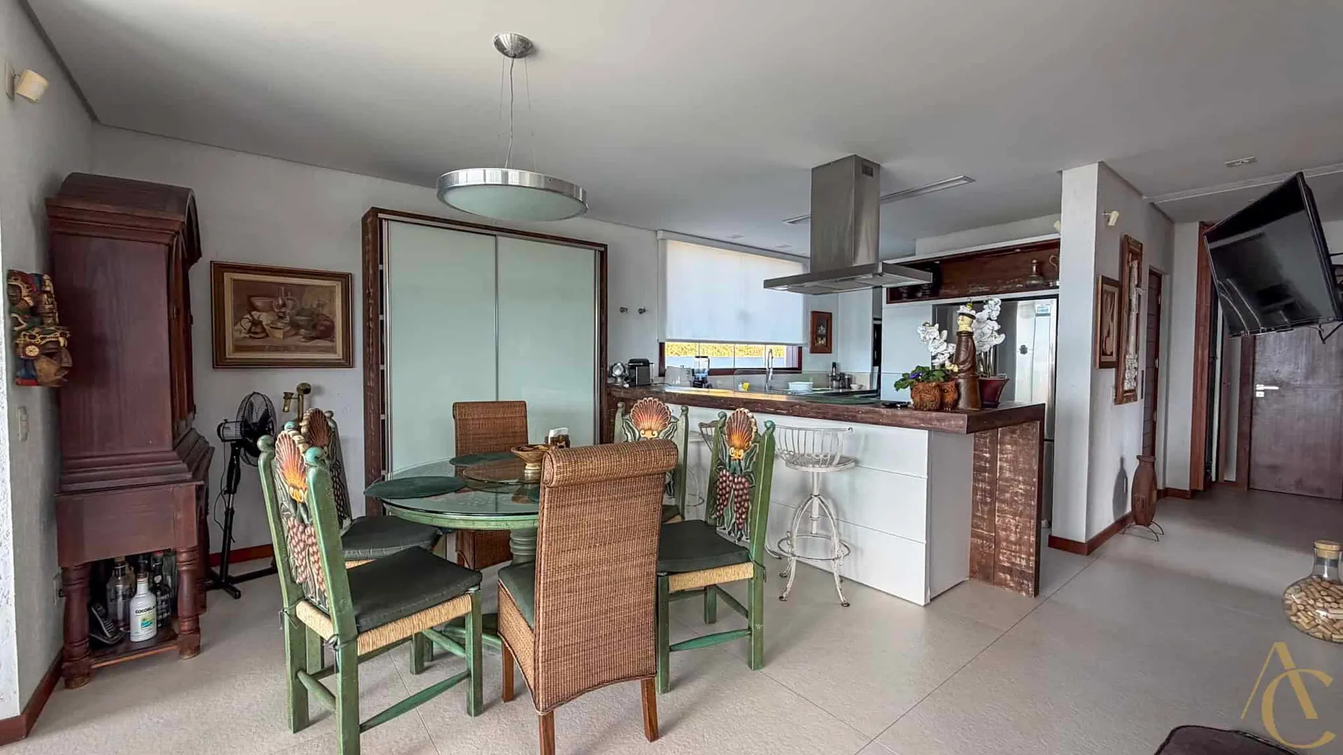 Furnished house, 689 m², with a grill on the balcony — photo 3